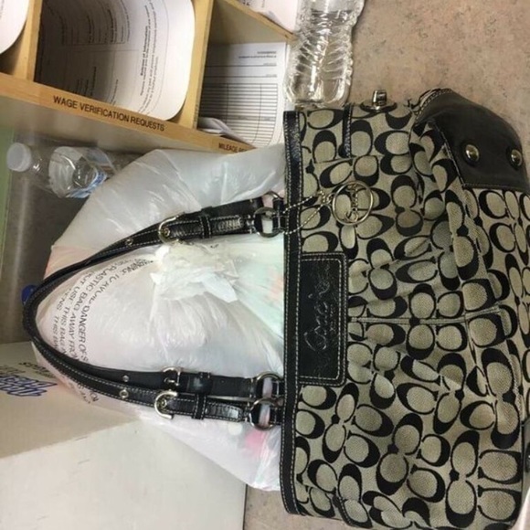 Coach Shoulder Handbag - Picture 3 of 3